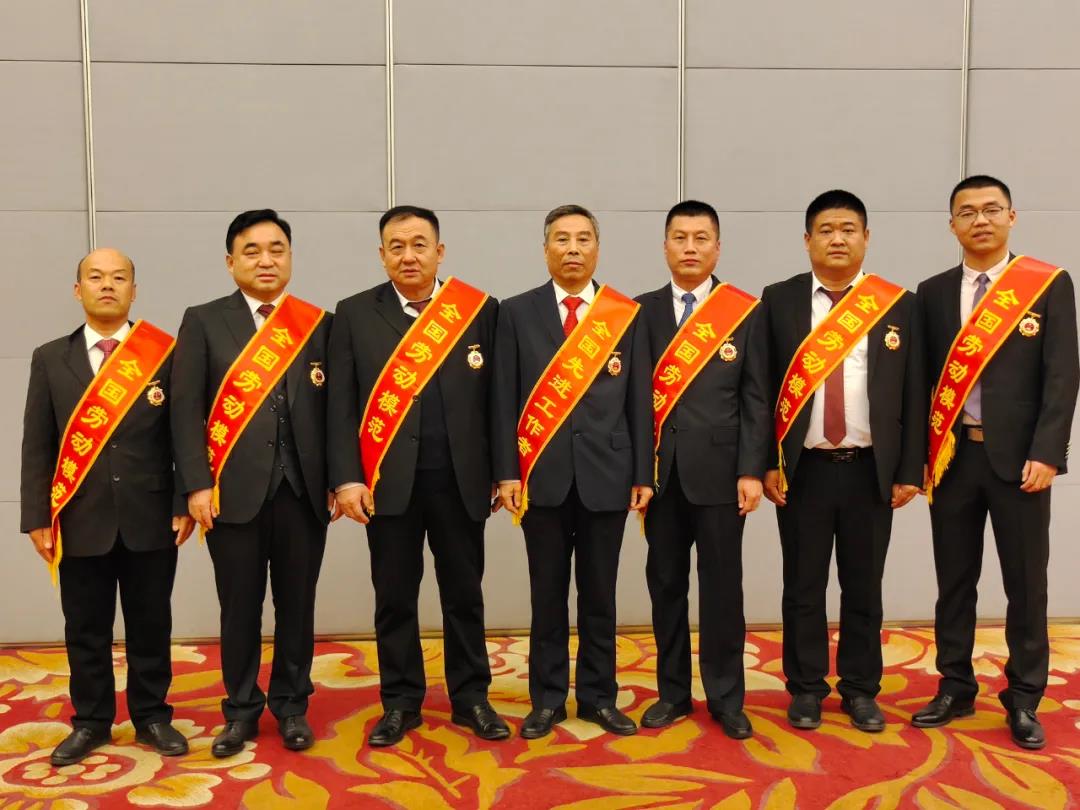 重磅!AG廳創(chuàng)園于文平獲“全國勞模”殊榮! 重磅!AG廳創(chuàng)園于文平獲“全國勞模”殊榮!