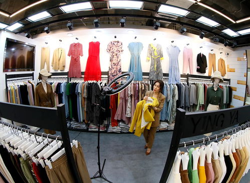 釋放電商磁場(chǎng)效應(yīng)，即墨前三季度網(wǎng)絡(luò)零售額約53億，服裝服飾零售引領(lǐng)增長